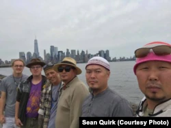 "Я считаю Туву своей второй родиной". Почему музыкант из США выучил тувинский язык и уже 18 лет живет в Кызыле