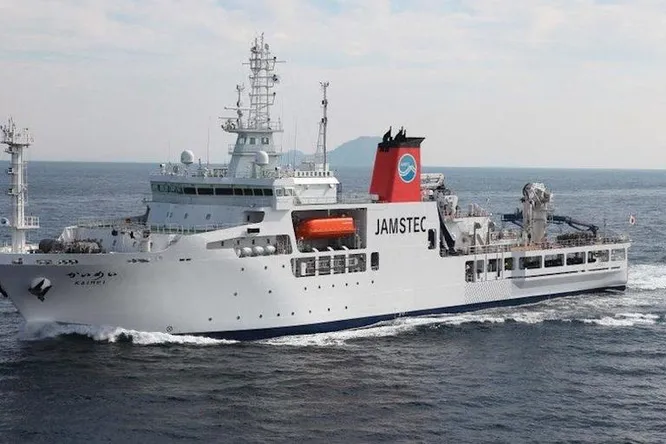 Японские исследователи установили рекорд глубины, пробурив скважину на 8 километрах ниже уровня моря