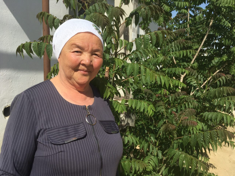 "Как выпрыгнула из вагона – поцеловала землю". 250 этнических казахов из Туркменистана вернулись на родину, что их там ждет?