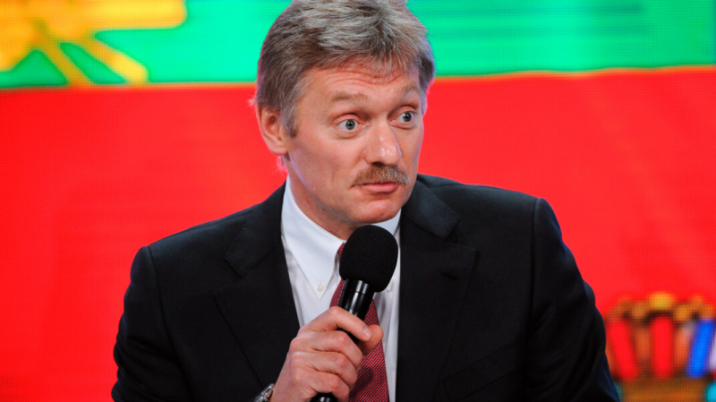 Кремль усмотрел во фразе Путина о готовности &laquo;выбить зубы&raquo; неприятелям желание России &laquo;со всеми дружить&raquo;