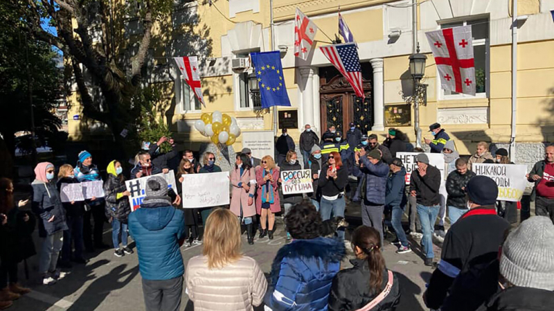 Не менее 80 человек уехали из России в Грузию с начала 2021 года из-за давления и угрозы преследования