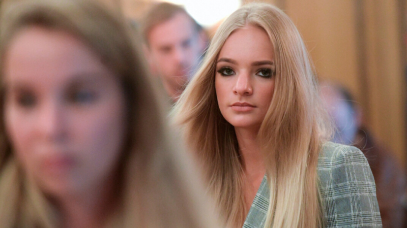 &laquo;Не важно, кто у тебя родители&raquo;. Дочь Пескова назвала ЕГЭ &laquo;работающим форматом&raquo; для поступления в вузы