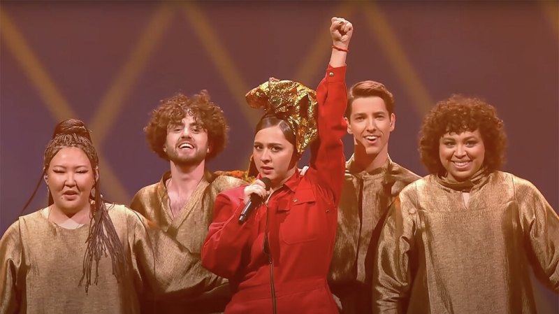 Певица Манижа вышла в финал &laquo;Евровидения&raquo;. В России её критикуют и проверяют на экстремизм