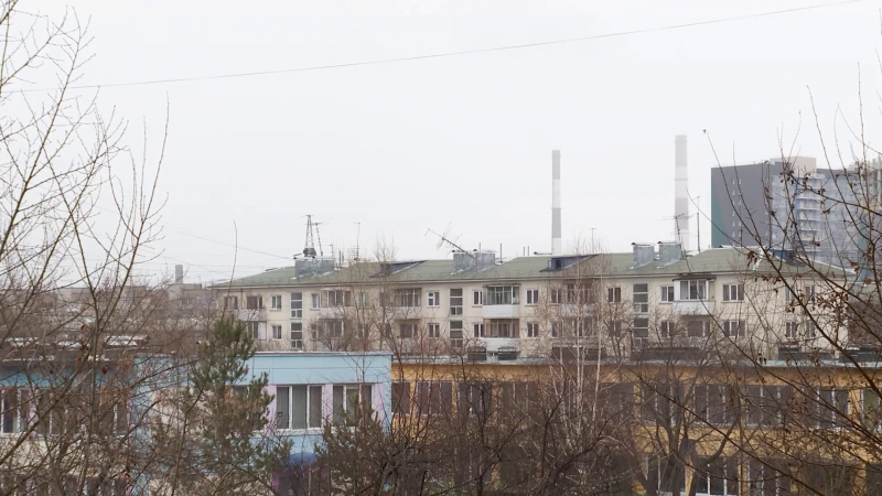 "Просыпаюсь в четыре утра оттого, что задыхаюсь". Как власти (не) решают проблему "черного неба" в Красноярске 