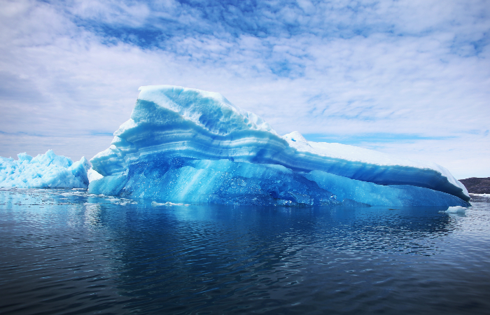 Самый большой в мире айсберг откололся от ледяного шельфа в Антарктике