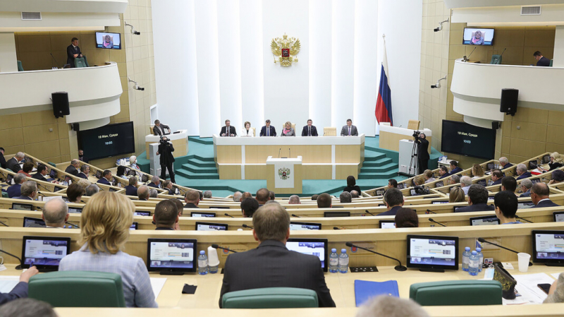 Совфед поддержал &laquo;закон против ФБК&raquo;. В отзыве сенаторы объяснили, почему инициатива соответствует Конституции