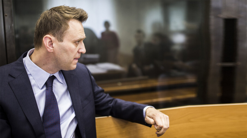 Суд рассмотрит иск Алексея Навального к Дмитрию Пескову. Иск несколько раз оставляли без движения