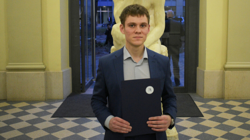 Участник праймериз «Единой России» решил искать голоса через Tinder. Он назвал это «экспериментом»