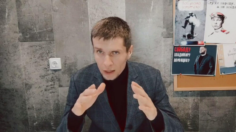 Уволившийся со службы после приговора Навальному полицейский объявил о планах баллотироваться в Госдуму