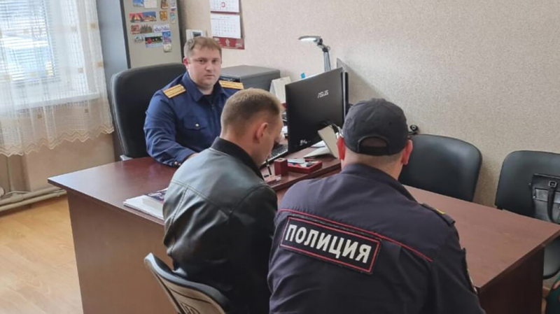 В Крыму полицейский избил предпринимателя, чтобы получить расписку о возврате 800 000 рублей