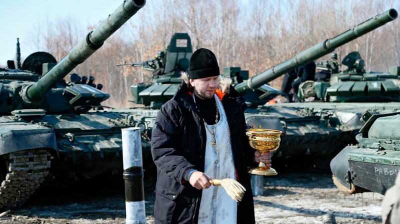 В РПЦ назвали «фальстартом» сообщения об отказе священников благословлять оружие