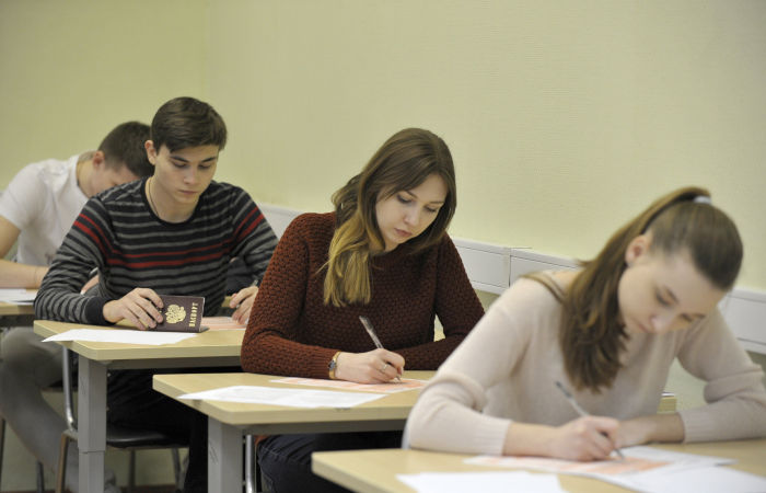 Во вторник российские выпускники начнут сдавать госэкзамены