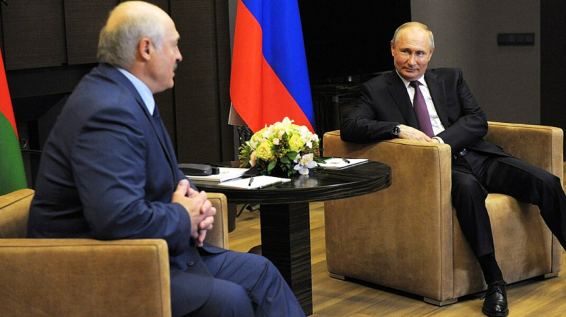 «Всплеск эмоций и попытка раскачать ситуацию». Путин и Лукашенко обсудили ситуацию с рейсом Ryanair