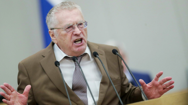 Жириновский пригрозил закрыть &laquo;Вечернего Урганта&raquo; после шутки о его &laquo;мальчиковом дуэте&raquo; с Зюгановым