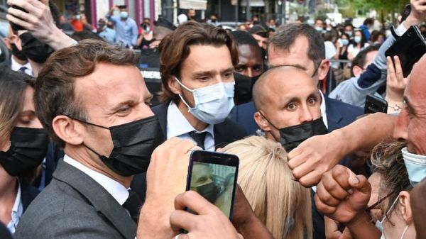 Француз, давший пощечину Макрону, получил четыре месяца тюрьмы