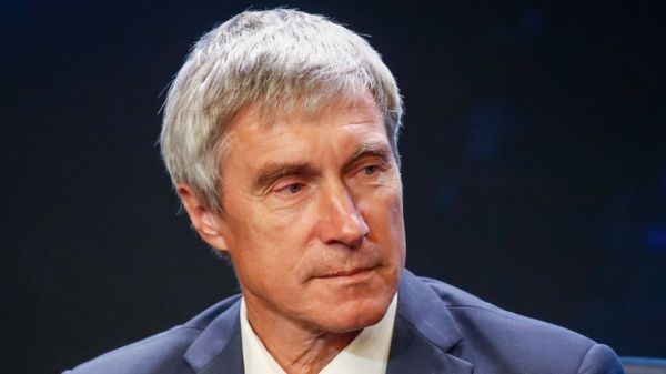 Рогозин передумал увольнять космонавта Крикалева. Почему?