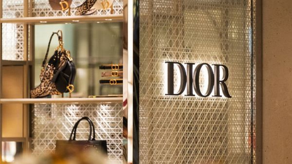 Коронавирус в мире: "Дельта" добралась до Казахстана, Европа отменяет последние ограничения