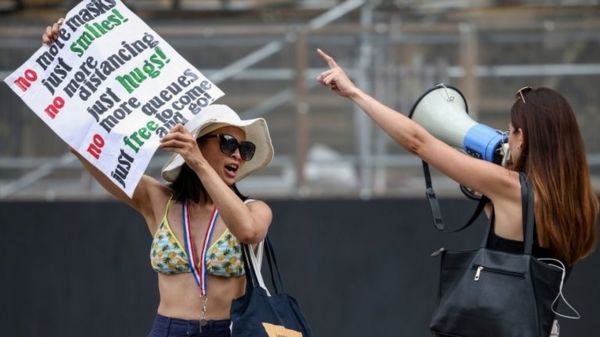Коронавирус: Британия отложила выход из локдауна на месяц