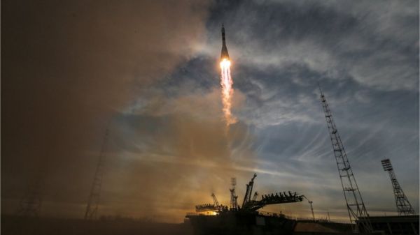 Рогозин передумал увольнять космонавта Крикалева. Почему?