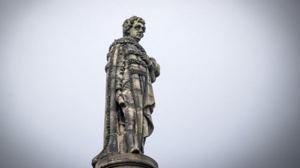 "Эти чувства игнорировать нельзя". В Лондоне снесут памятники работорговцам