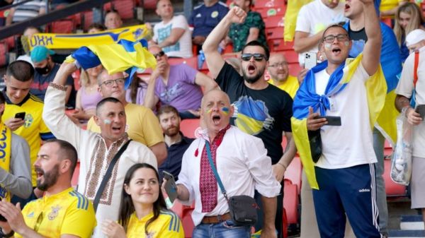 Триумф Англии и Украины на Евро-2020. Как болельщики переживали и праздновали в Киеве и Лондоне &ndash; фотографии
