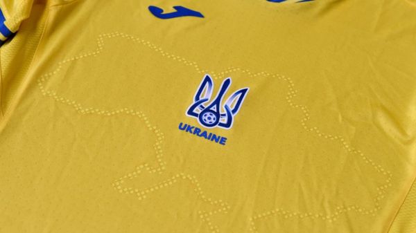 УЕФА одобрила форму футбольной сборной Украины со словами "Героям слава!"