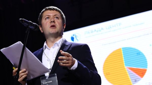 "Все время работаешь под подвешенным мечом". Как живут "иностранные агенты"