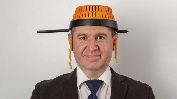 "Сообщество оппозиционеров с размытыми границами". Как доказывают связь бизнесмена-пастафарианца с "Открытой Россией"