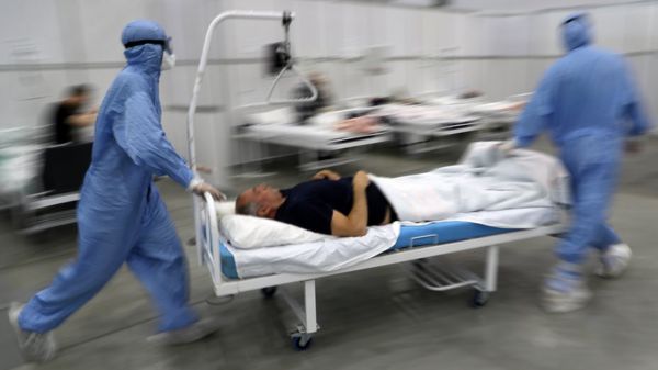 В Москве и Петербурге насчитали рекордное число смертей и госпитализаций от ковида