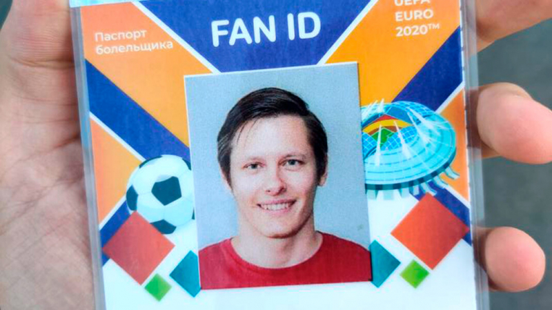 Депутата и журналиста не пустили на матч сборной России. Они связали это с участием в акциях за Навального