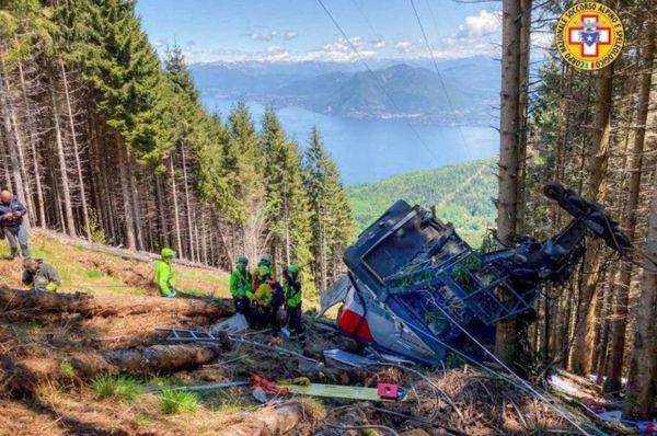 Трагедия на канатной дороге в Италии: эксперт утверждает, что в кабине не было тормоза несколько лет