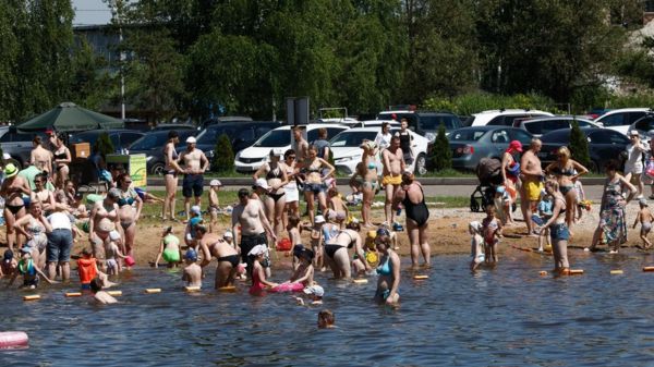 Фото: московские пляжи переполнены из-за жары несмотря на эпидемию Covid-19