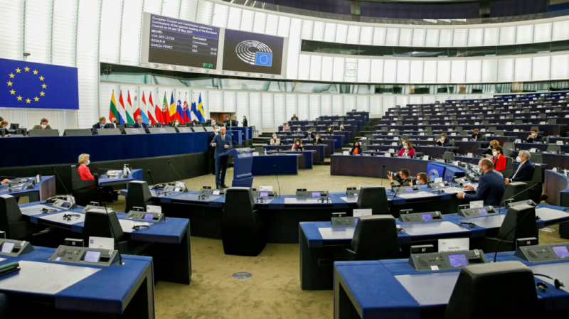 Европарламент призвал ужесточить санкции против Белоруссии. Среди мер &mdash; отключение от SWIFT