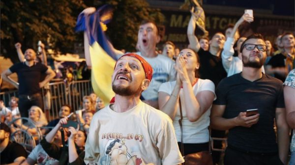 Триумф Англии и Украины на Евро-2020. Как болельщики переживали и праздновали в Киеве и Лондоне &ndash; фотографии