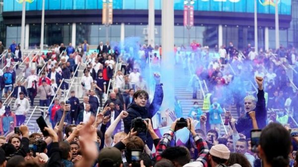 Триумф Англии и Украины на Евро-2020. Как болельщики переживали и праздновали в Киеве и Лондоне &ndash; фотографии