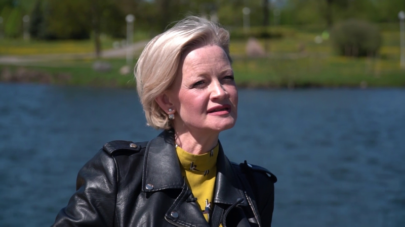 "Я не понимаю, почему меня из-за трех шариков лишили работы". Как в Беларуси увольняют "за политику"