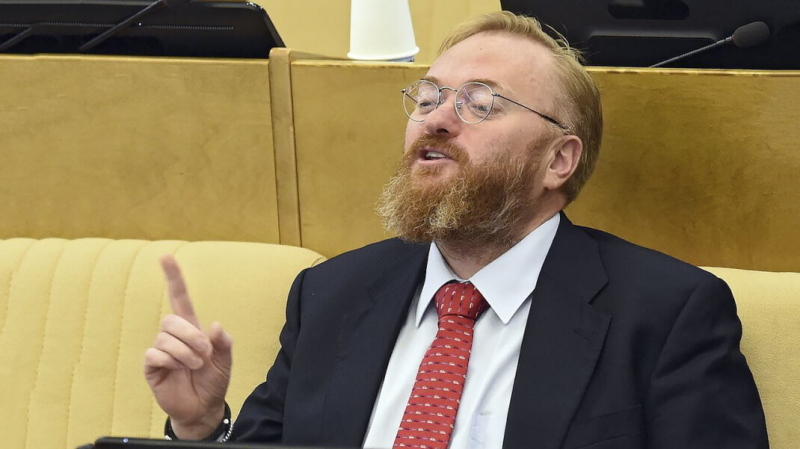 Коллекторы пожаловались на депутата Милонова в СК. Он называл их &laquo;животными&raquo; и &laquo;паразитами&raquo;