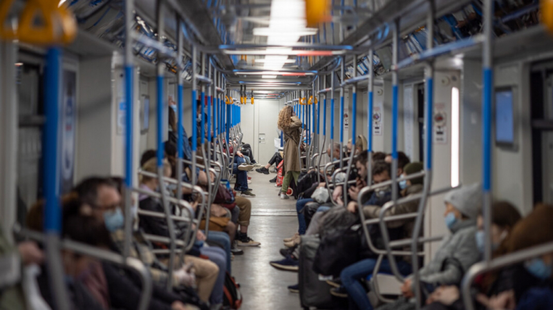 &laquo;Левада-центр&raquo;: россияне стали меньше бояться заразиться коронавирусом на фоне третьей волны COVID-19