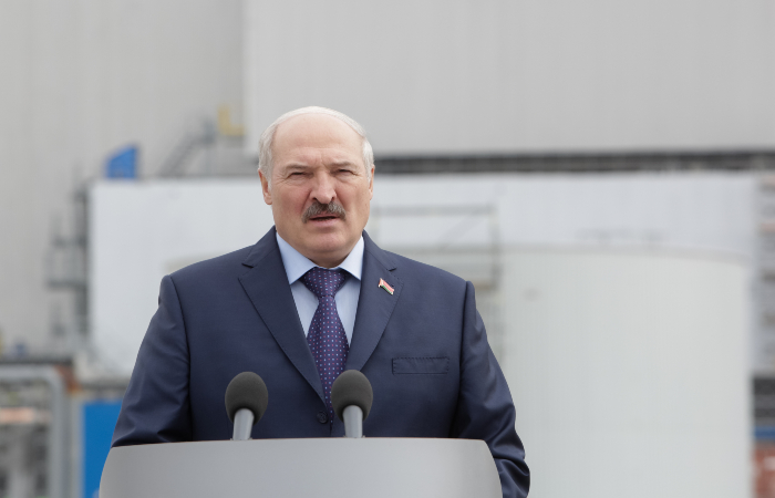 Лукашенко заявил, что Минск не будет защищать Европу от мигрантов-нелегалов