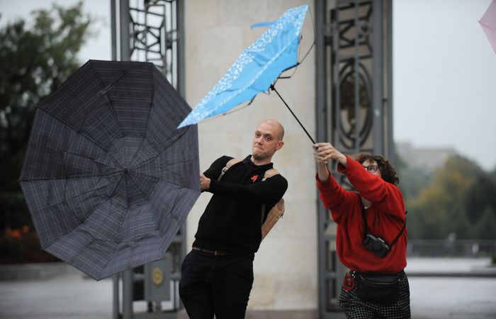 Москвичей предупредили о дожде с градом в понедельник