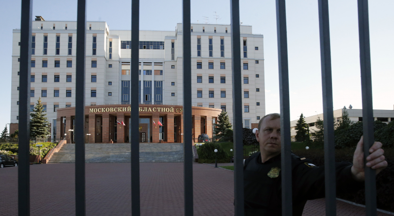 От продавщиц до офицеров ФСБ. Кого в России судят по статьям о госизмене и шпионаже