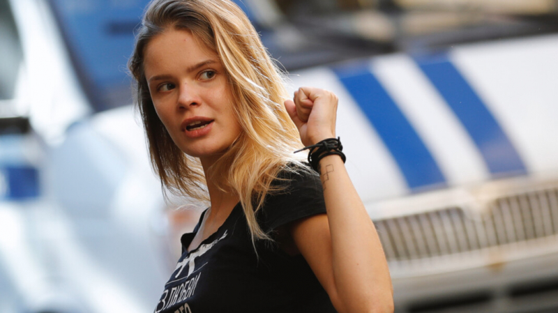 Полиция задержала участницу Pussy Riot Веронику Никульшину за курение, мат и &laquo;ранее совершённые преступления&raquo;