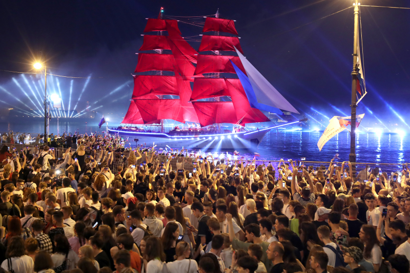 "Призывать на митинги нельзя, а на "Алые паруса" &ndash; можно". Адвокат обвиняемых по "санитарному делу" о двойных стандартах во время эпидемии