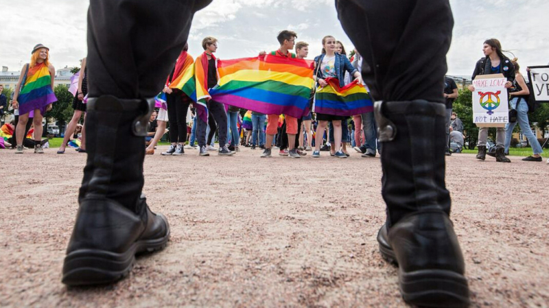 Прокуратура отозвала иск о блокировке сайта &laquo;Российской ЛГБТ-сети&raquo;. &laquo;Гей-пропаганды&raquo; там не нашли