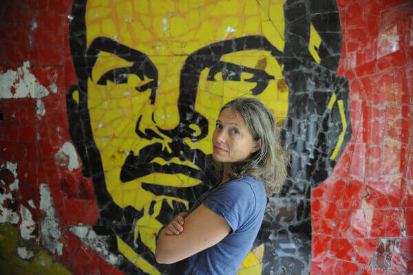 "Пропаганда заставляет нас любить то, что невозможно любить". Интервью с режиссером Илзей Бурковска-Якобсен