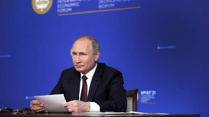 Путин заявил об открытой работе оппозиции в России. И напомнил о протестах в США