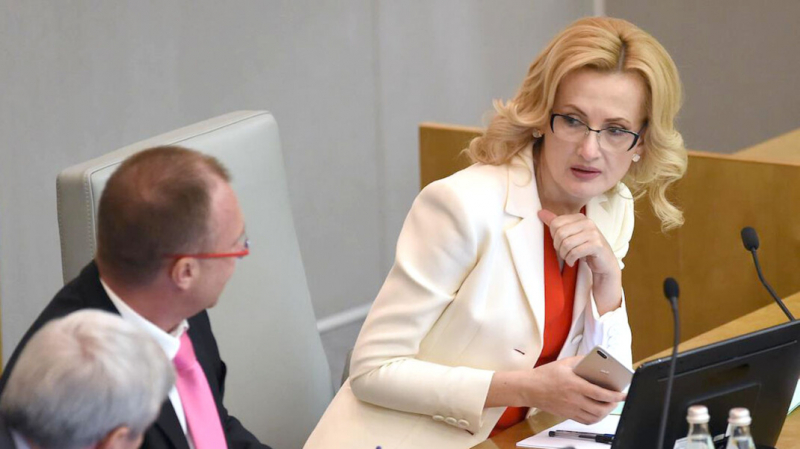 &laquo;Реальный раздражитель&raquo;. Кремль рекомендовал депутату Яровой не приезжать в родной округ до выборов