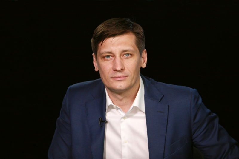 "Репрессии всего, что движется". Геннадий Гудков об обысках и допросе сына и других российских оппозиционеров
