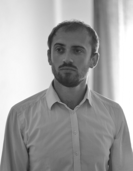 "С прошлого года жениться не могу". Интервью с Алексеем Полуяном, режиссером фильма "Отвага" о репрессиях в Беларуси