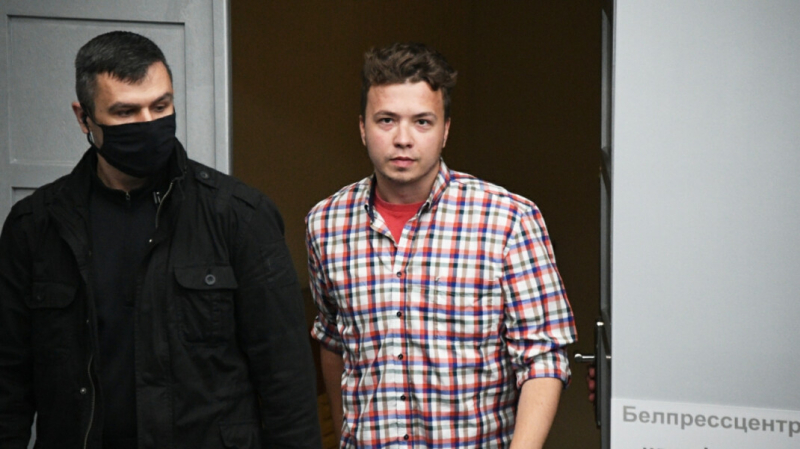 СК Белоруссии объяснил домашний арест Протасевича и Сапеги их готовностью «изобличать» соратников